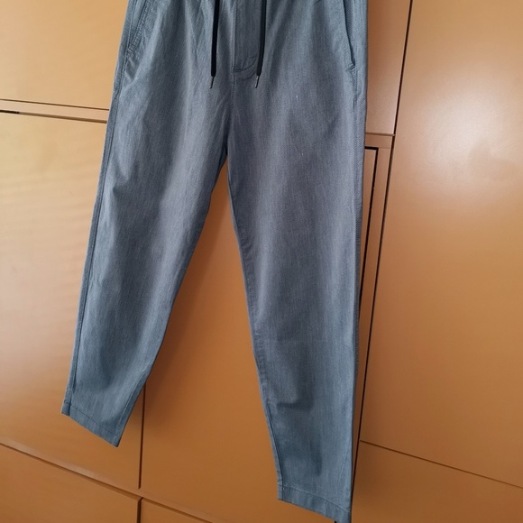 HOLLISTER Epic Flex Crop Taper Pants  - NWT (S) - Picture 2 of 12